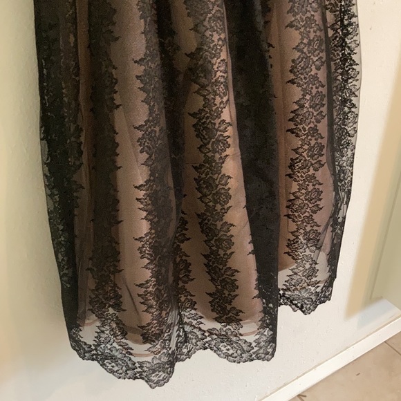 Retro black lace evening gown - Picture 3 of 8